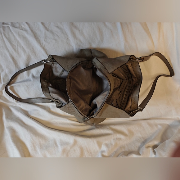 Excluded from Promotion- Michael Kors Large Raven Tote - Picture 13 of 15